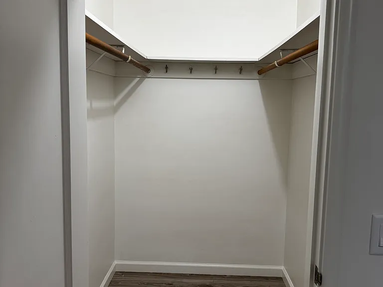 221 Colorado Ave — Photo 17