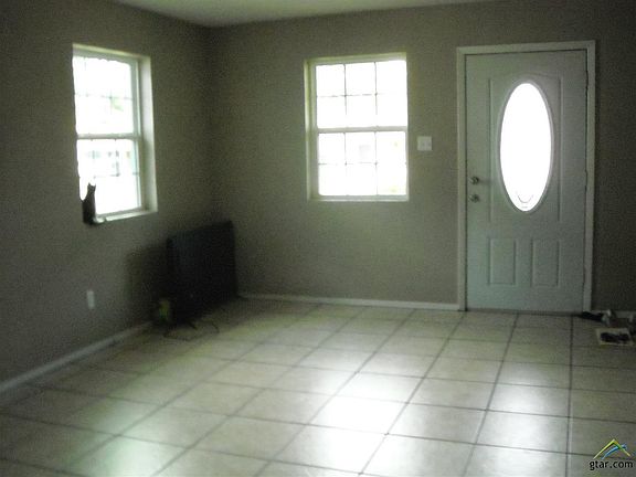 2nd image of 725 Palestine St