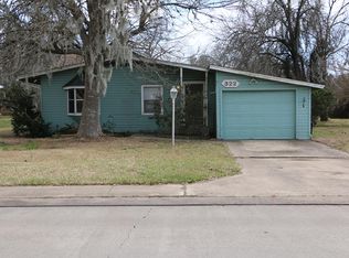 322 Circle Way, Lake Jackson, TX 77566