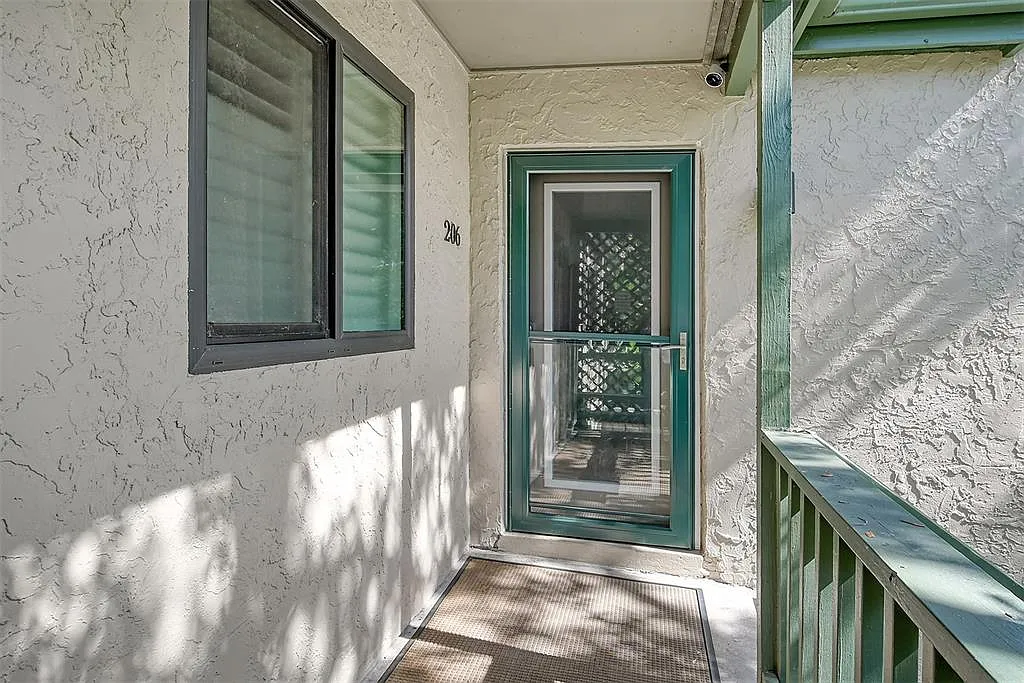 3 bed, 1320 sqft, $2,650 — Photo 2