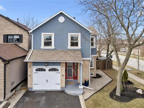 395 Maidstone Cres, Oakville, ON L6M 1C1