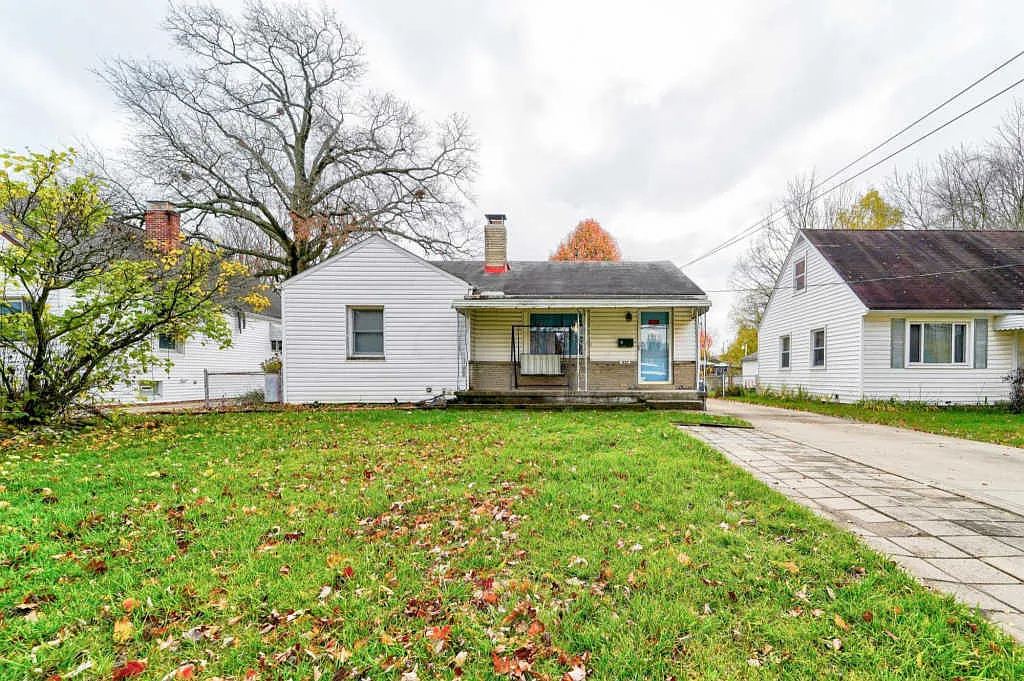 1683 E Cooke Rd photo 1