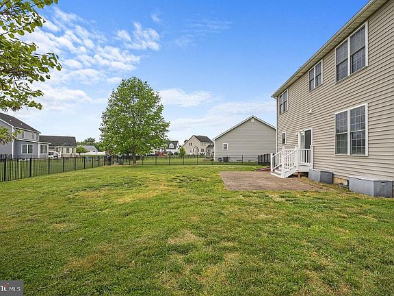 5th image of 554 Phillips Dr