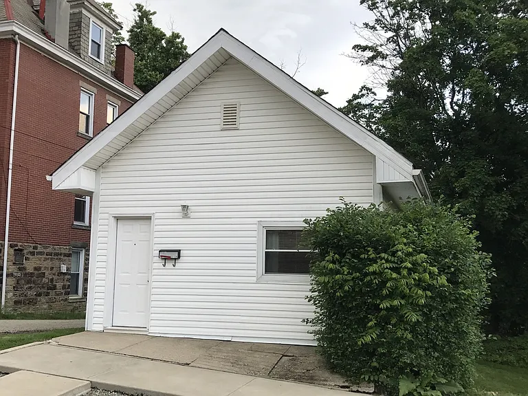 132 Penn St — Photo 20