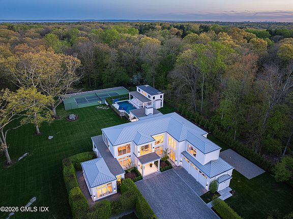 2nd image of 8 Fox Run Ln
