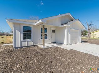 403 N Bauer St, Seguin, TX 78155