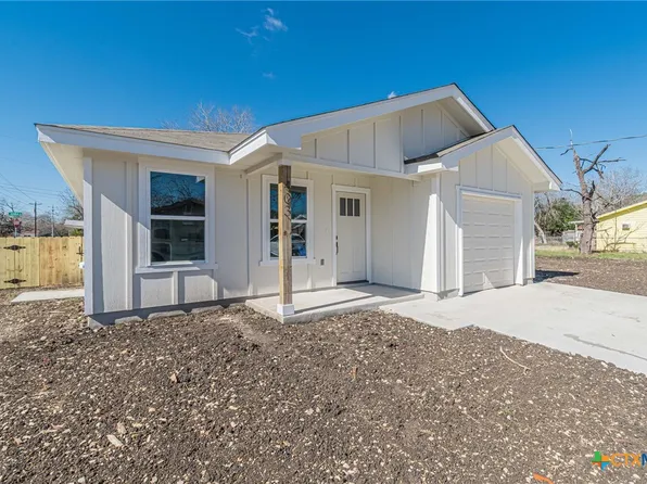 403 N Bauer St, Seguin, TX 78155