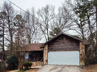 629 Woodsong Ln, Stone Mountain, GA 30087