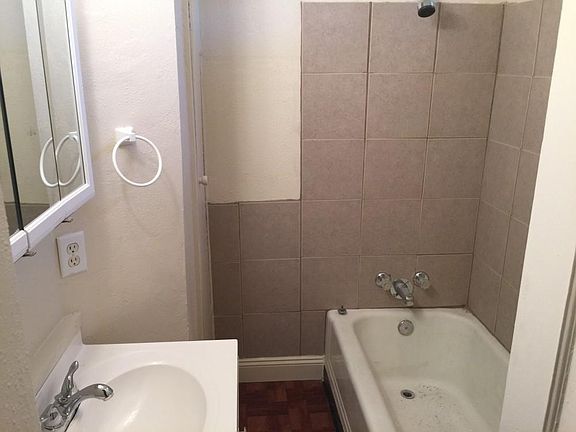 5th image of 3110 E Princeton Ave