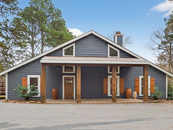 2nd image of 504 Moore Rd
