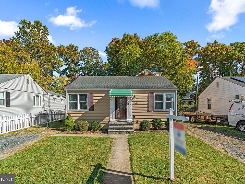 1st image of 547 Munroe Cir