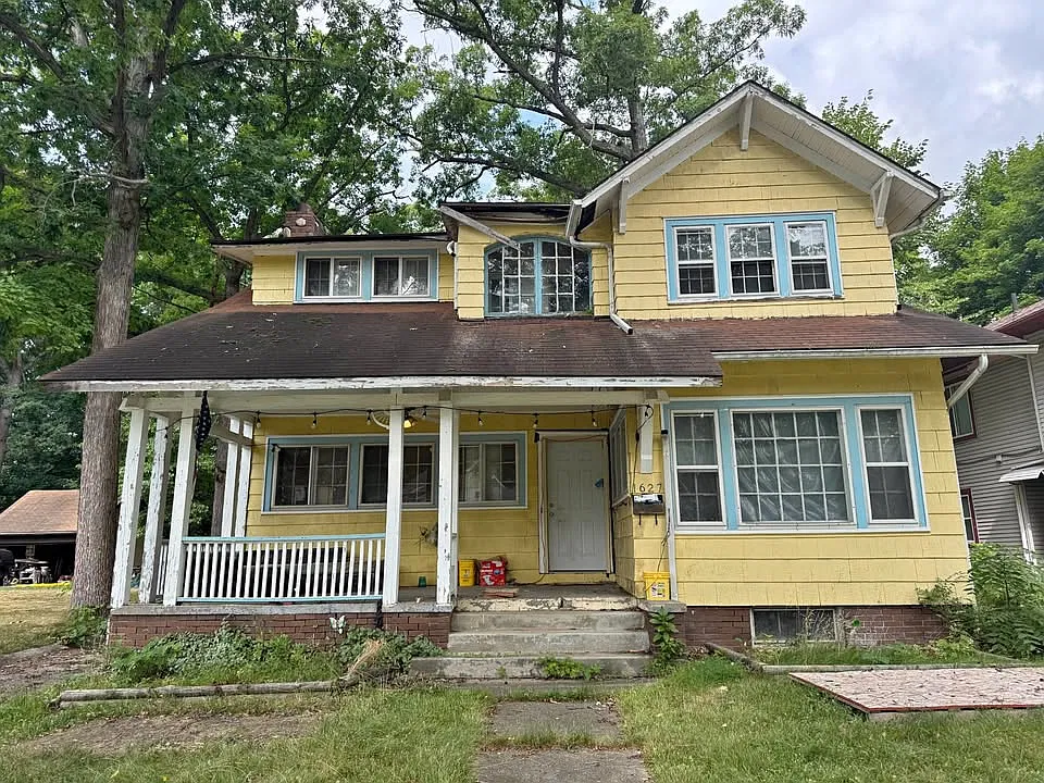 1627 N Grand Traverse St