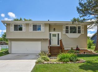 257 Strathmore Ln, Bloomingdale, IL 60108