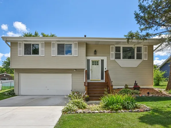 257 Strathmore Ln, Bloomingdale, IL 60108