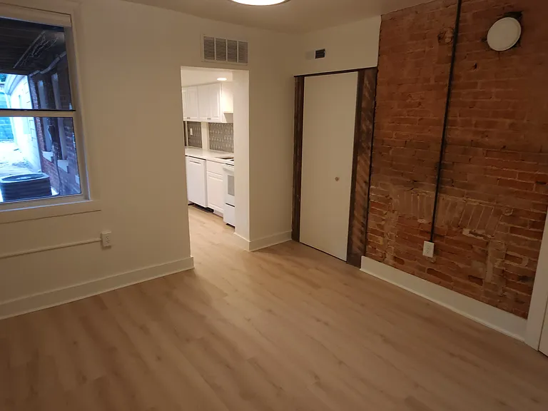 1911 Fleet St — Photo 5