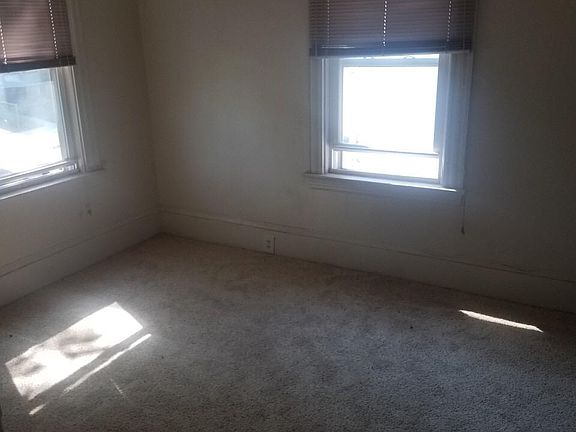 5th image of 1366 W 61st St #Up