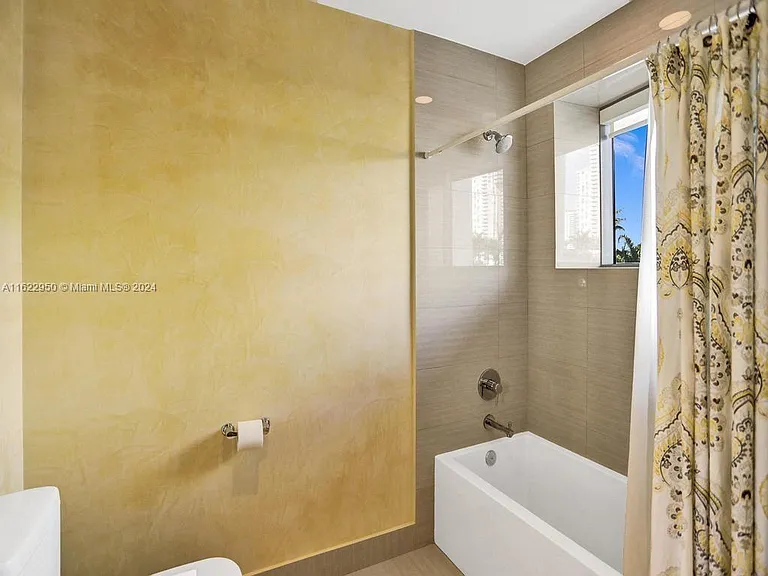 3250 NE 188th St #207 — Photo 62
