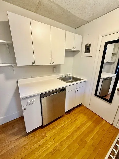 1 bed, 9999 sqft, $2,450 — Photo 3