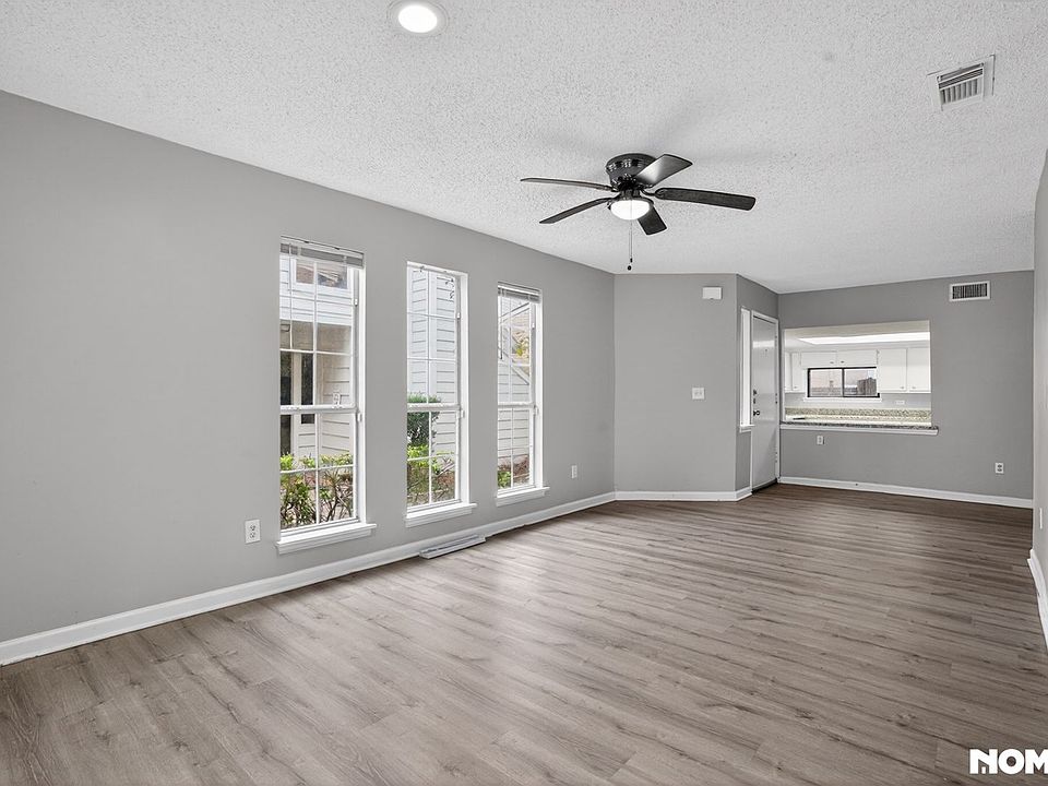 1st image of 17805 Villa Way Dr