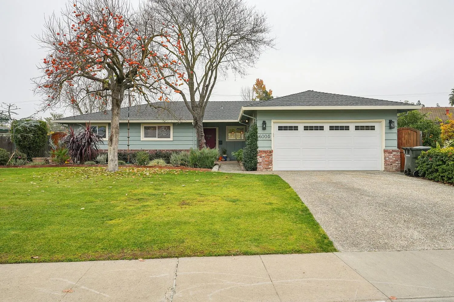 6005 Machado Way photo 1