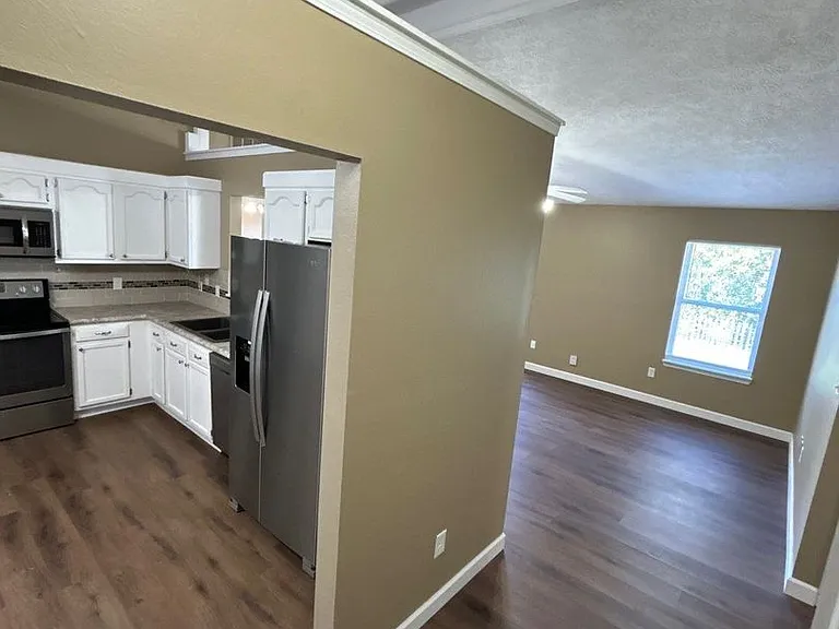 4122 Calder Dr — Photo 3