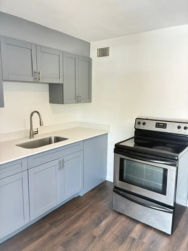 1 bed, 1.0 bath, 700 sqft, $1,195 — Photo 3