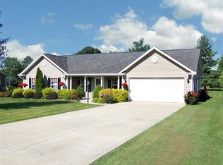 621 Georgia Dr, Bethel, OH 45106