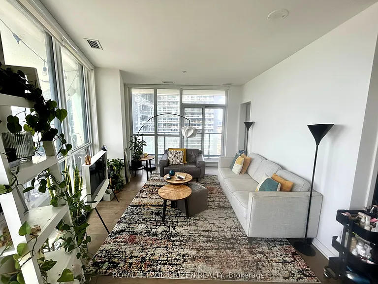 30 Ordnance St #2402 — Photo 15