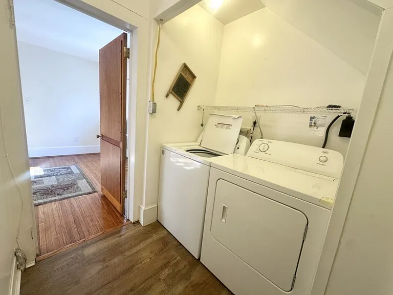 986 Ash St #101 — Photo 23