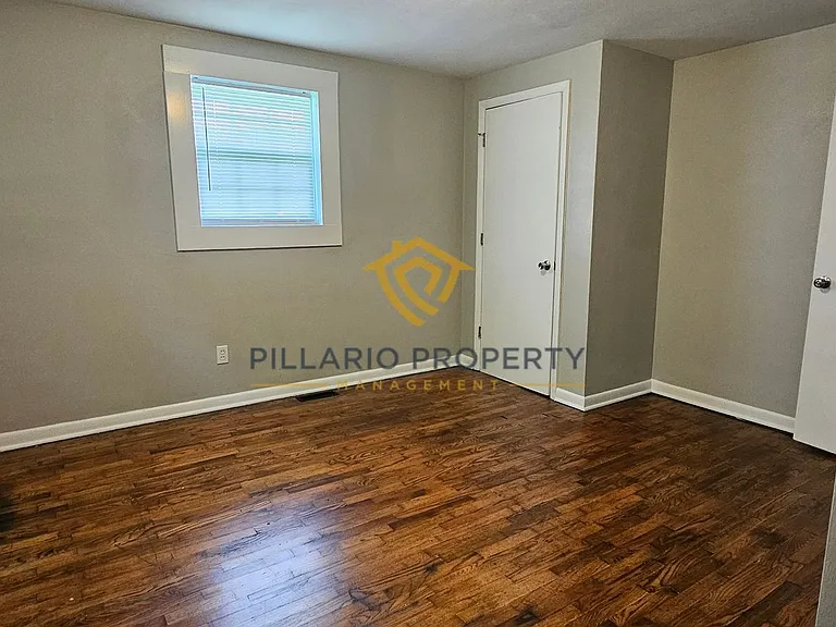 1404 S Harrison St — Photo 7