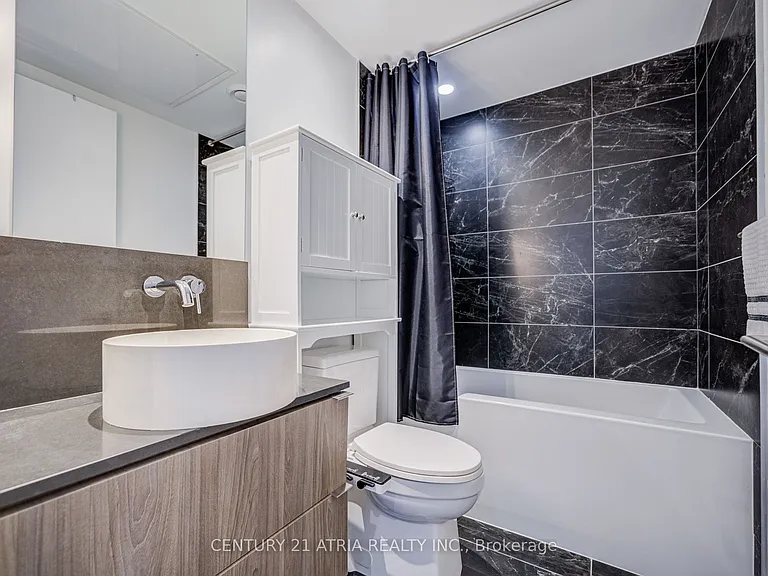 161 Roehampton Ave #1804 — Photo 14