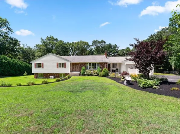 327 Black Plain Rd, North Smithfield, RI 02896