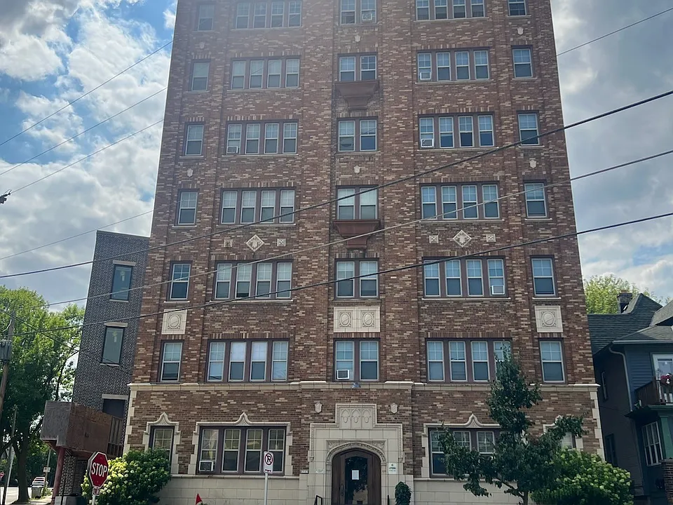 1505 N Franklin Pl