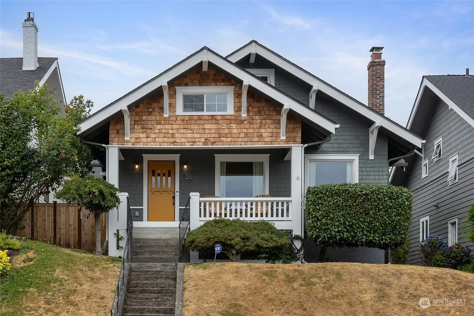 2128 N Steele Street photo 1