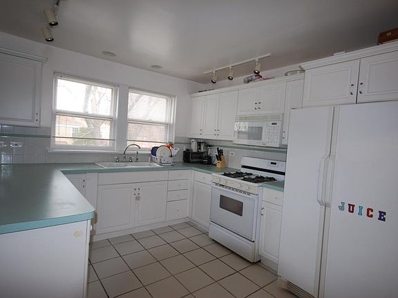 2nd image of 5325 N Virginia Ave APT 2N