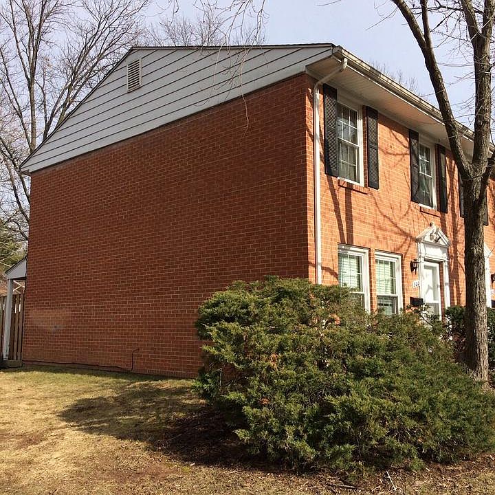 2nd image of 300 E Dartmouth Dr