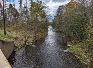 557 Hudson Rd, Corinth, ME 04427