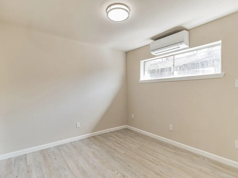 6815 Beachwood St #1 — Photo 17