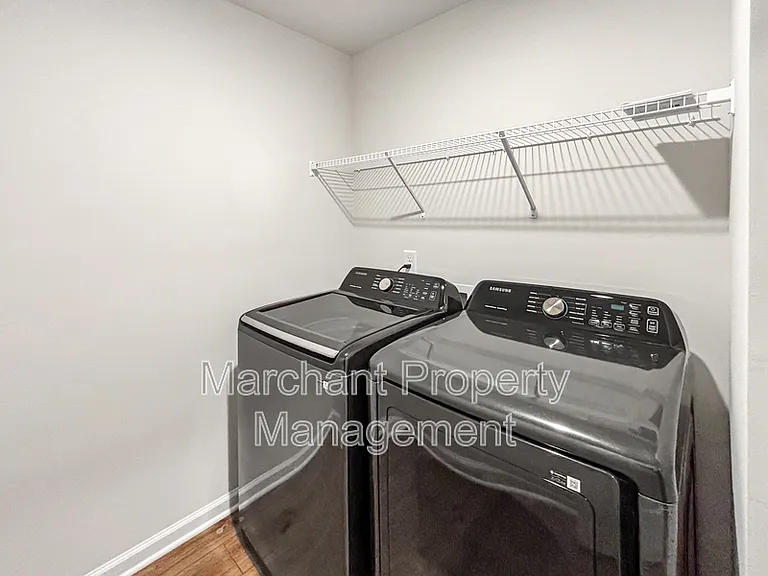 324 E Compass Way — Photo 17