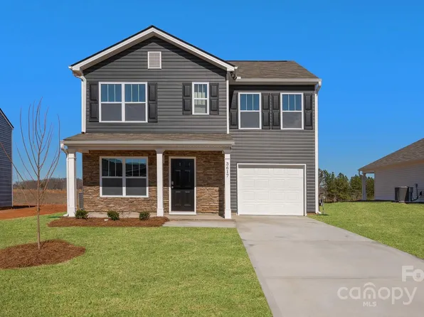 35 Lauren Ln, Hendersonville, NC 28792