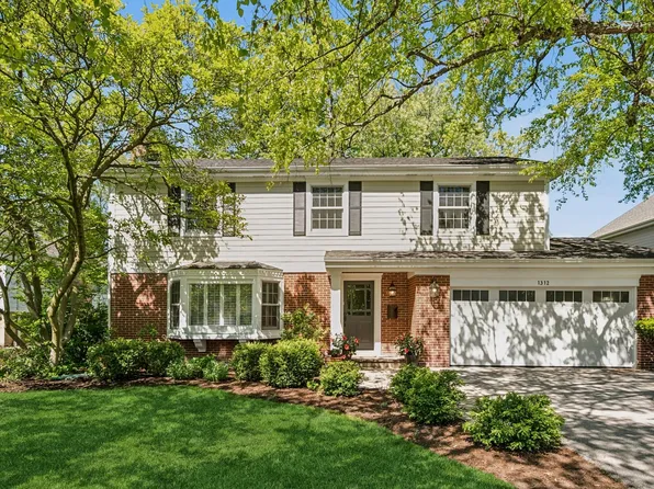 1312 Canterbury Ln, Glenview, IL 60025