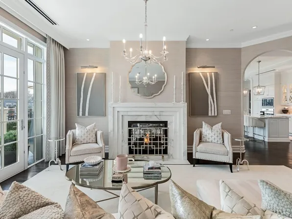6000 Royal Court #PENTHOUSE, North Hills, NY 11040