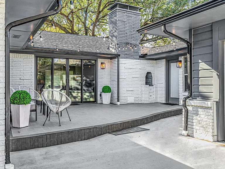6621 Walnut Hill Ln — Photo 32