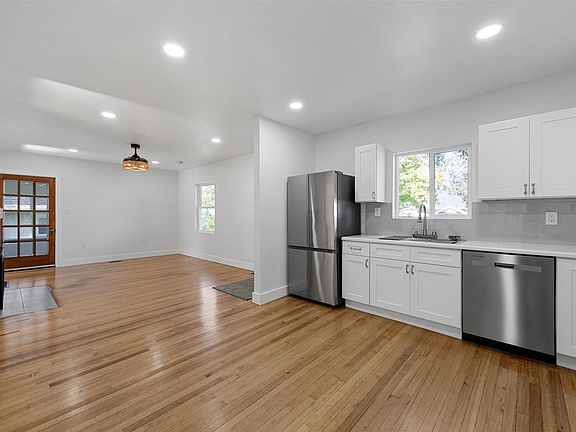 5th image of 1715 8th Ave SE