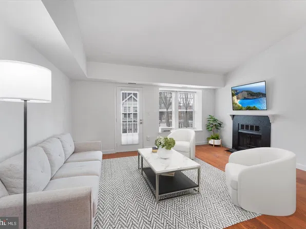 4522 28th Rd S #12-2, Arlington, VA 22206