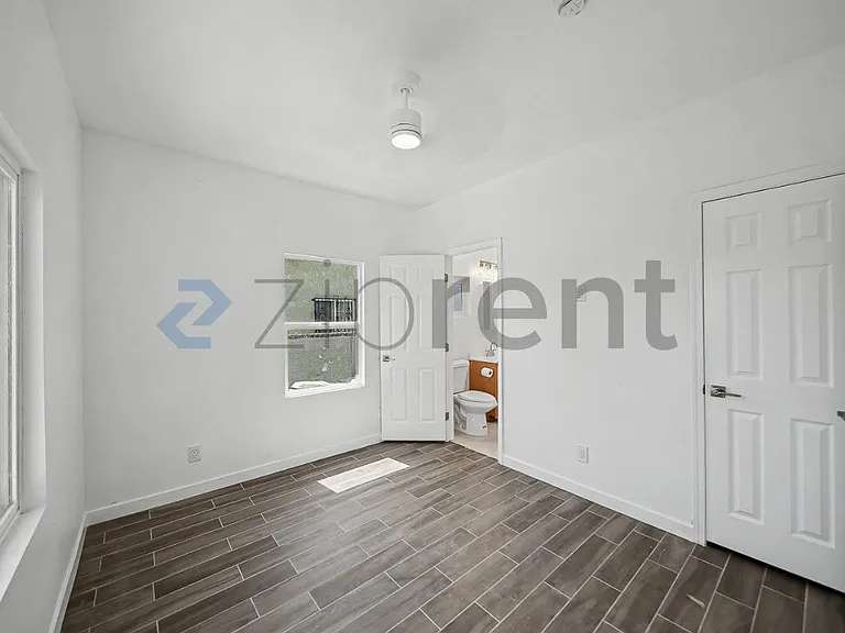 201 E 66th St — Photo 15