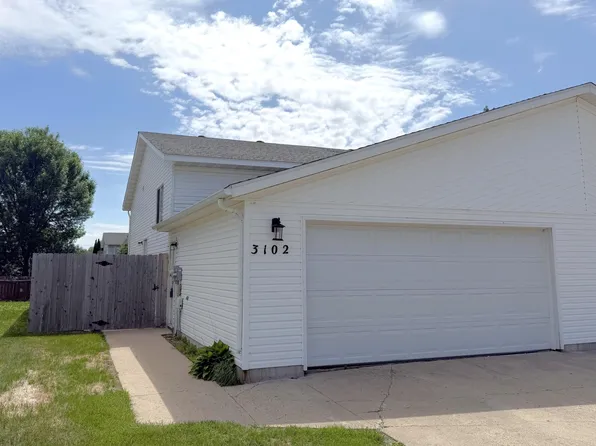 3102 Dakota Park Cir S, Fargo, ND 58104