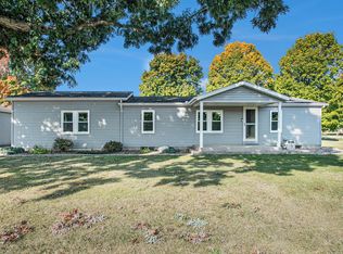 112 E Bertrand Rd, Niles, MI 49120