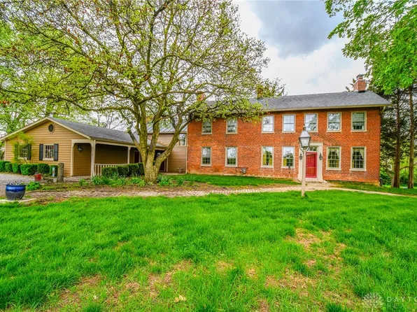 2100 Wagner Trace Dr, Dayton, OH 45431