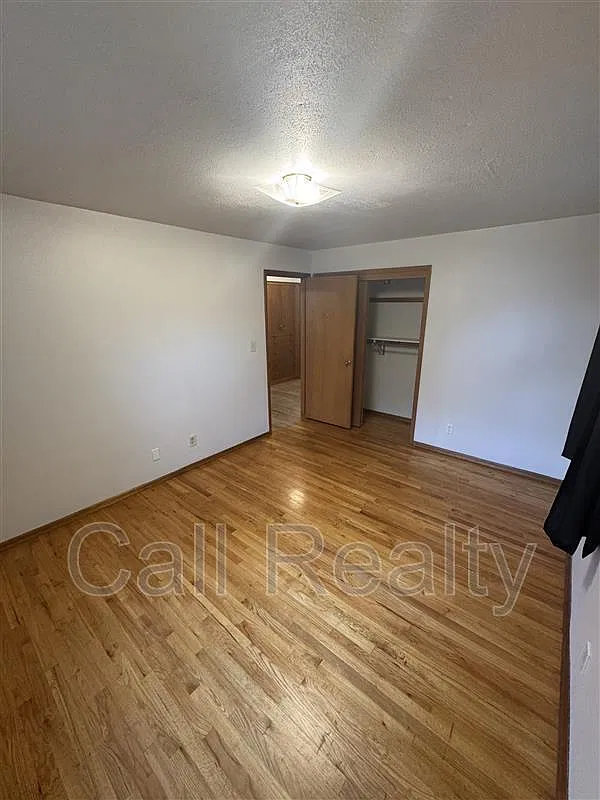 4 bed, 1.5 bath, 2316 sqft, $2,295 — Photo 4